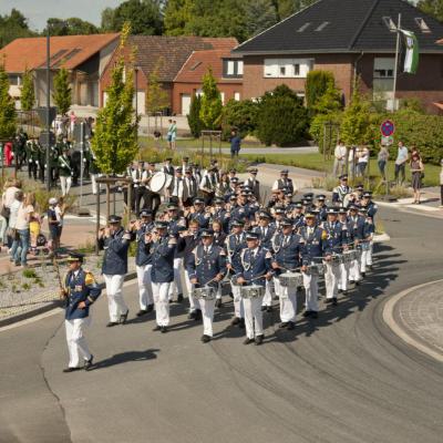 1. Festumzug auf dem Langenberger Schützenfest für den neuen Tambourmajor, Stefan Hagemann.