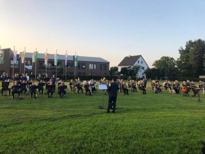 Konzert der Langenberger Blaskapelle und dem Spielmannszug zum 175-jährigen Jubiläum der St. Lambertus Schützenbruderschaft Langenberg e. V. am 17. Juli 2021 auf dem Festplatz.