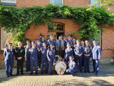 Schützenfest Langenberg 2022

Leider ein letztes mal Wecken beim Präses unserer Bruderschaft, Herrn Pastor Olaf Loer vor dem Pfarrhaus.